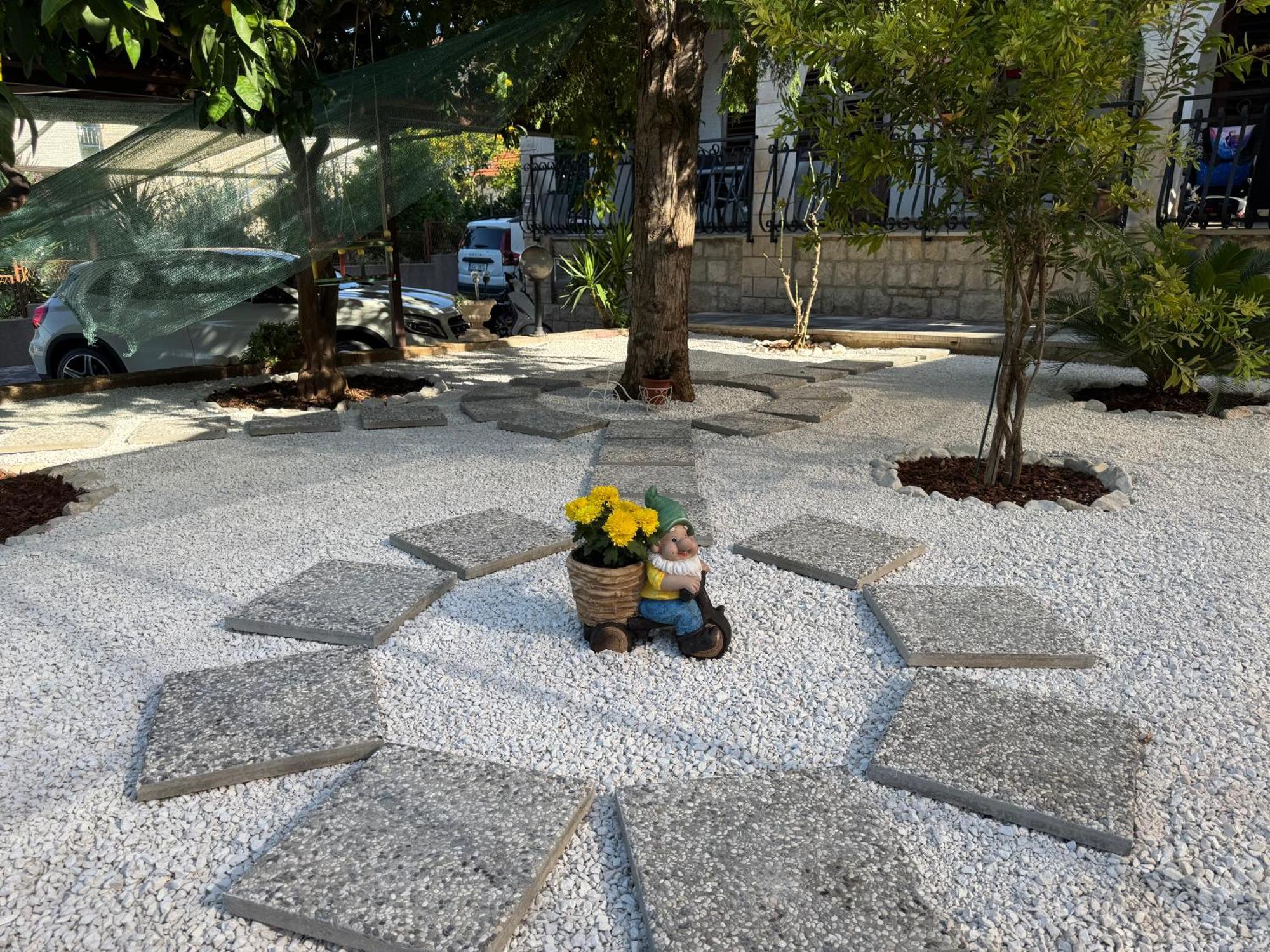 Apartments Villa Mirella 20 M From The Sea - Free Parking Trogir Dış mekan fotoğraf