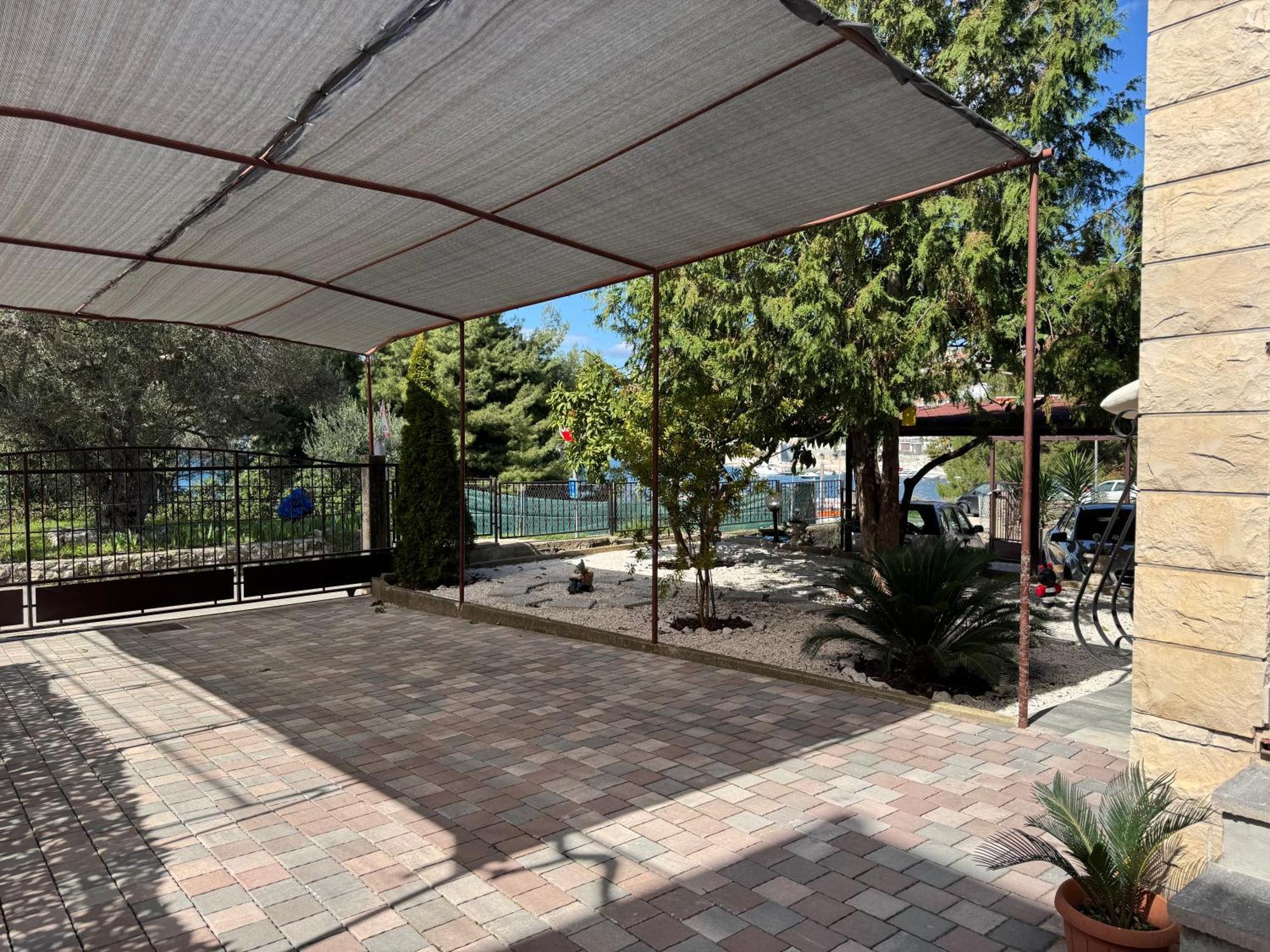 Apartments Villa Mirella 20 M From The Sea - Free Parking Trogir Dış mekan fotoğraf